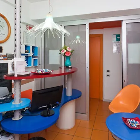 Rainbow Hotel 2*