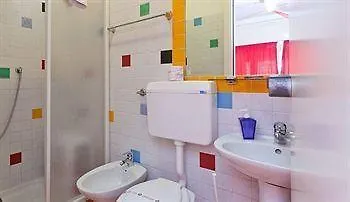 Rainbow Hotel 2*