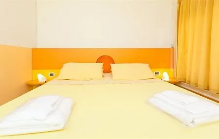 Rainbow Hotel 2*